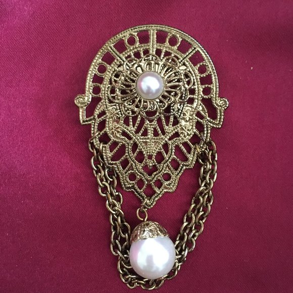 Vintage Pearl Brooch - Picture 1 of 2